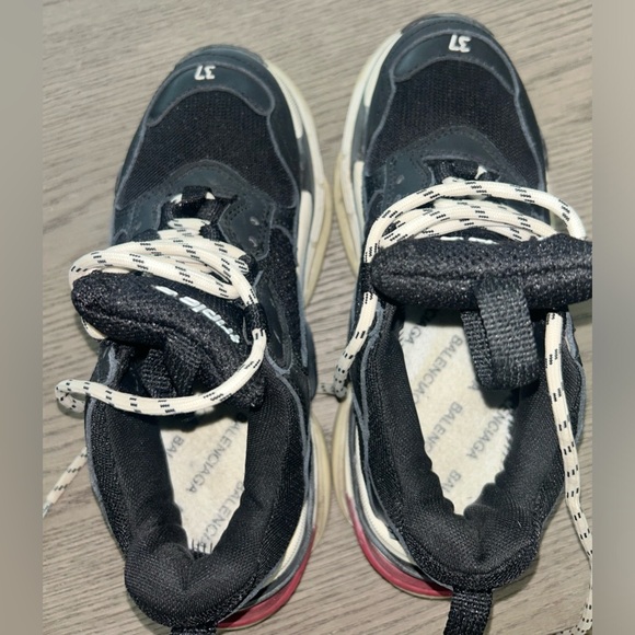 Balenciaga Sneakers barley worn want to get rid of them - SOLES REMOVED - Picture 4 of 7